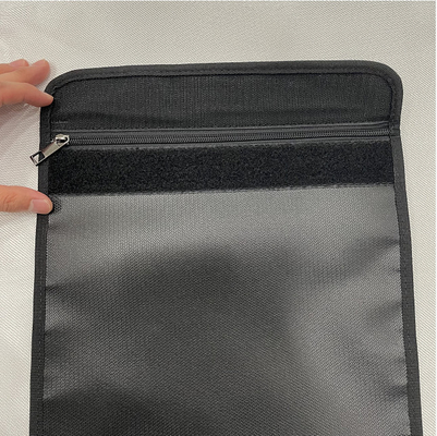 O silicone colorido revestiu o armazenamento à prova de fogo para documentos, passaporte do saco do arquivo